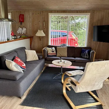 Ferienhaus In Ruhiger Lage Mit Kamin, Terrasse Und Grenznähe