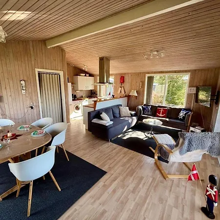 In Ruhiger Lage Mit Kamin, Terrasse Und Grenznähe Ferienhaus Skovmose