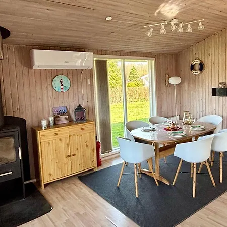 Ferienhaus In Ruhiger Lage Mit Kamin, Terrasse Und Grenznähe *