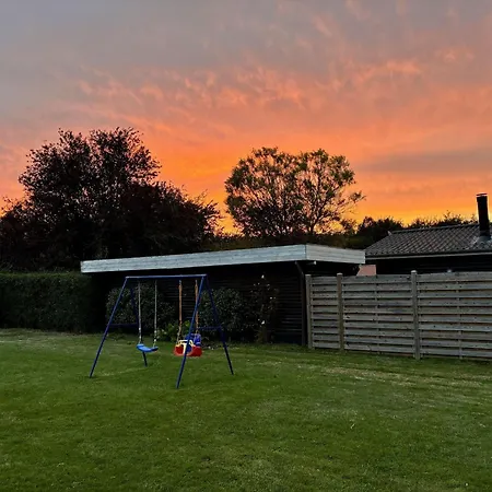 In Ruhiger Lage Mit Kamin, Terrasse Und Grenznähe Skovmose